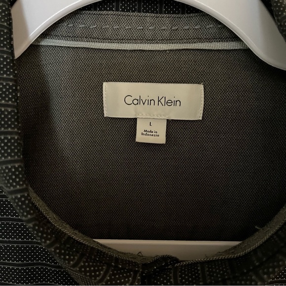 Calvin Klein Short Sleeve Button Up Shirt Black Stripe Button Sleeves Size Large - Picture 3 of 12